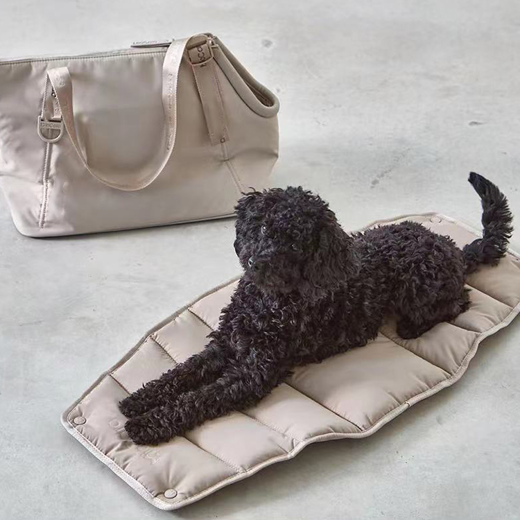 Portable dog handbag for traveling